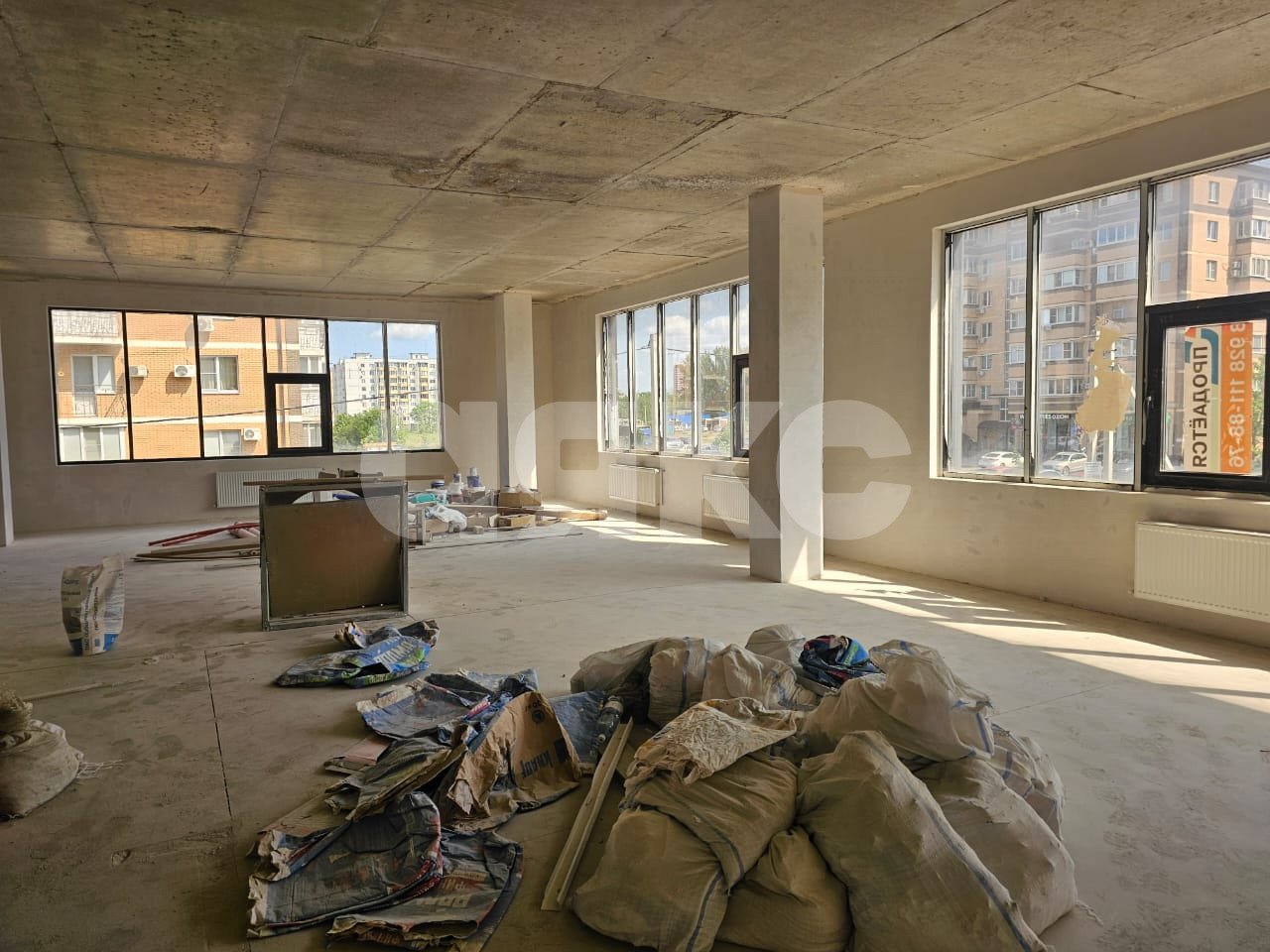 Фото №11: Коммерция 418 м² - Ростов-на-Дону, жилой комплекс Европейский, ул. Тружеников, 80