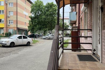 Фото №2: 2-комнатная квартира 75 м² - Армавир, мкр. Черёмушки, ул. Новороссийская, 169А