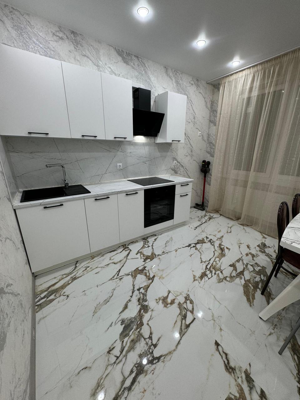 Фото №1: 1-комнатная квартира 37 м² - Краснодар, Прикубанский внутригородской округ, мкр. жилой комплекс Краски, ул. Краеведа Соловьёва, 6к5