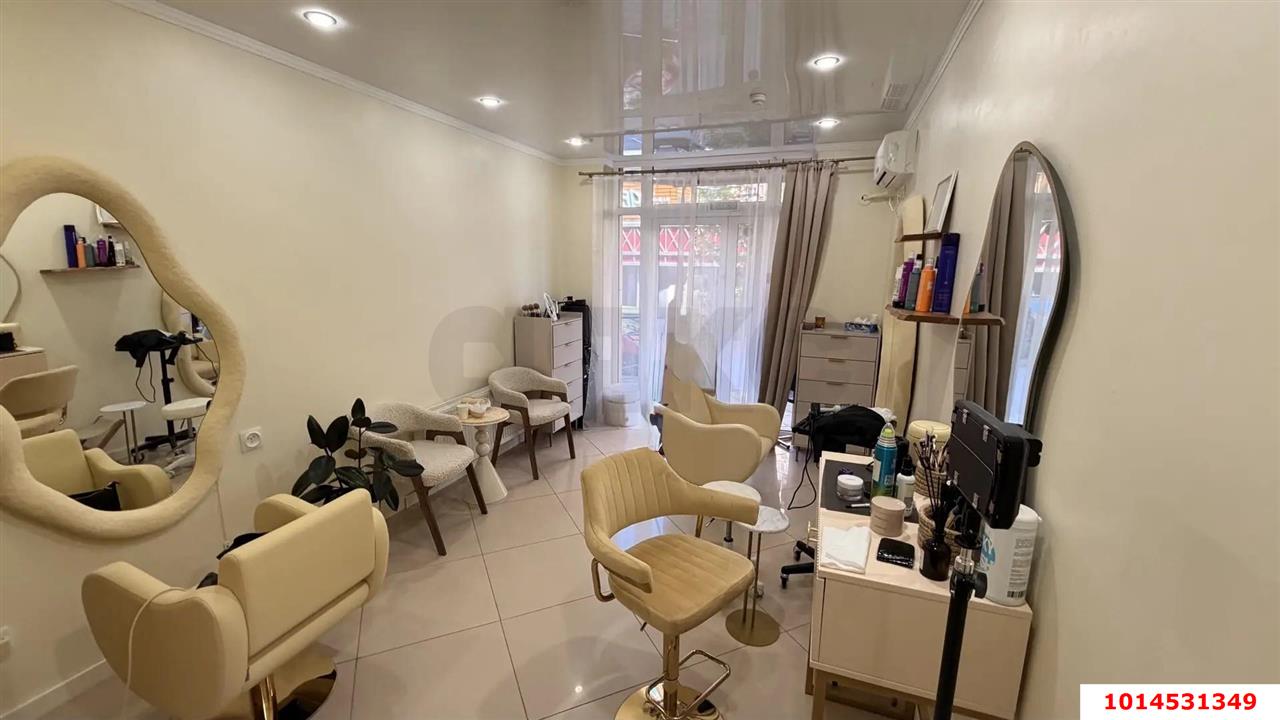 Фото №4: Торговое помещение <span class="whitespace-nowrap">61 м²</span>, <span class="whitespace-nowrap">1/24 эт.</span> - Краснодар, Прикубанский внутригородской округ, Панорама, мкр. ЖК Севастопольский, ул. Восточно-Кругликовская, 20