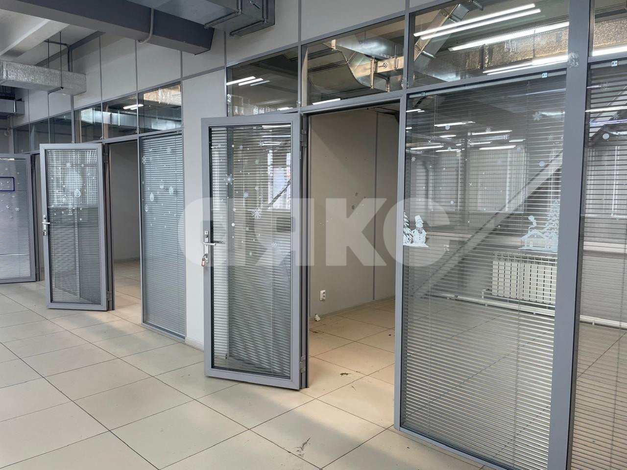 Фото №2: Коммерция 349 м² - Ростов-на-Дону, Западный, ул. Пескова, 1с1
