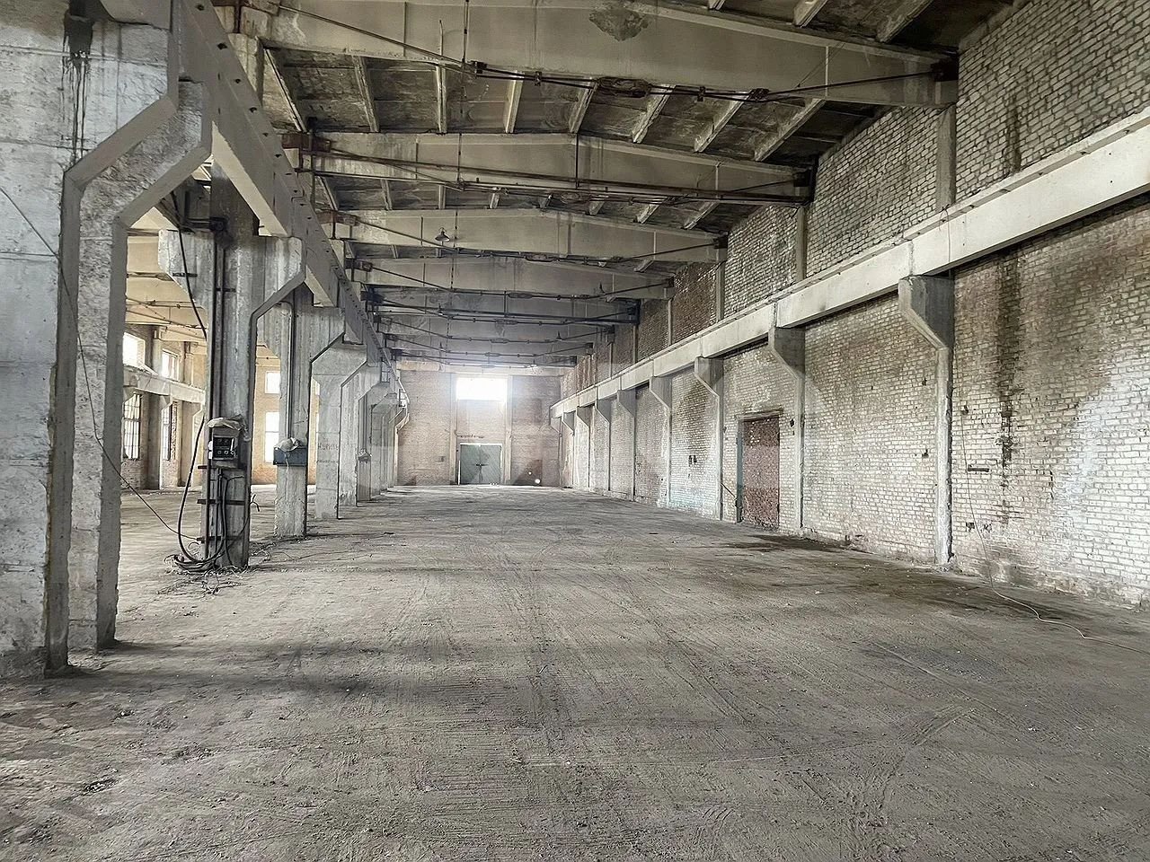 Фото №3: Коммерция 2000 м² - Азов, ул. Заводская, 1