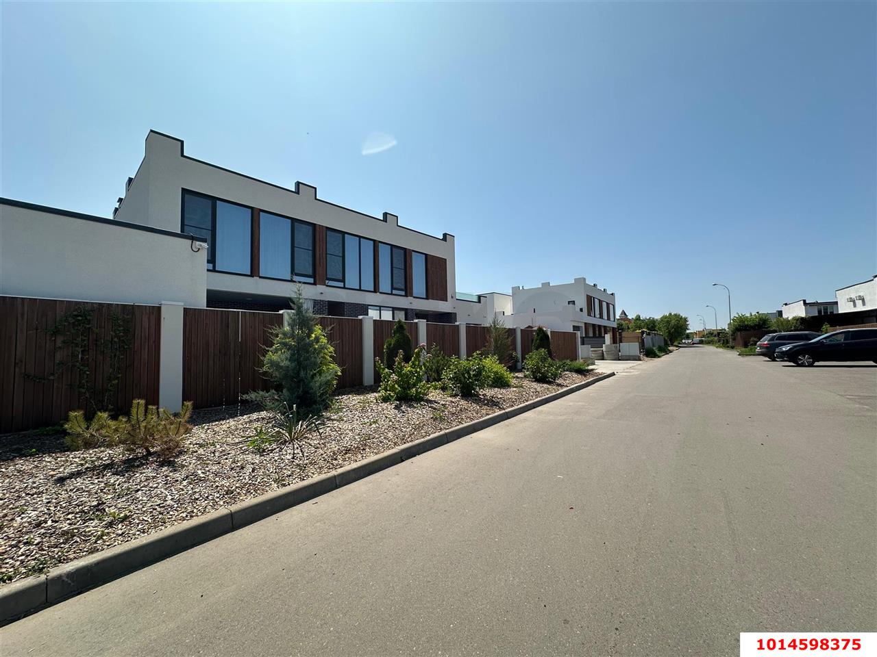 Фото №1: Дом 260 м² + 4.15 сот. - Краснодар, Прикубанский внутригородской округ, мкр. Немецкая Деревня, ул. Вагнера, 4