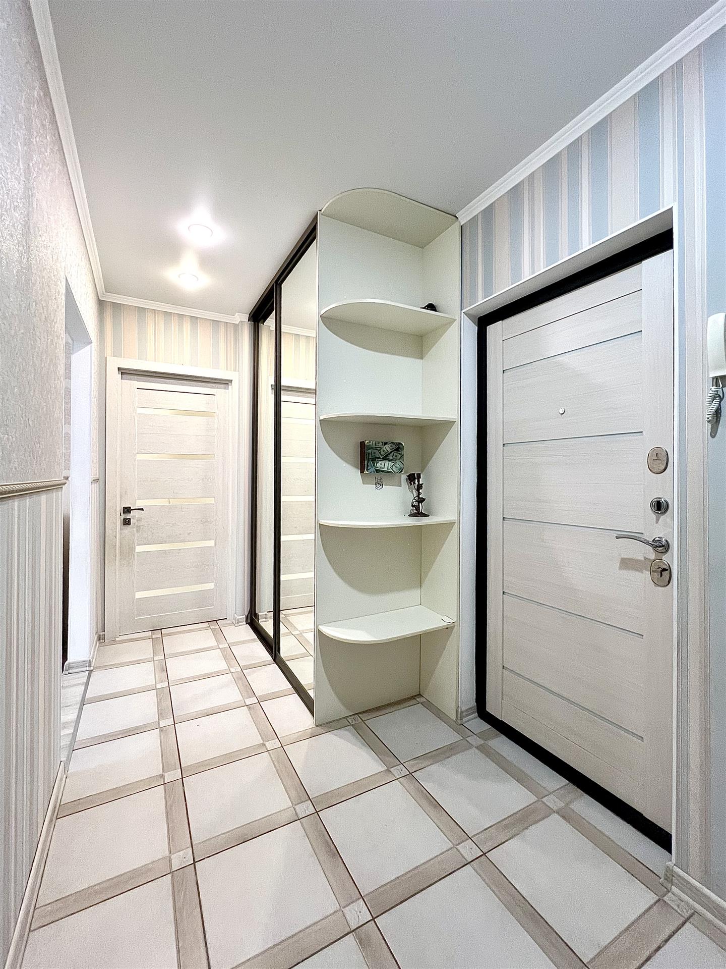 Фото №10: 2-комнатная квартира 65 м² - Краснодар, Прикубанский внутригородской округ, Завод Радиоизмерительных Приборов, имени Петра Метальникова, мкр. жилой комплекс Инсити, ул. Евгении Жигуленко, 11/2