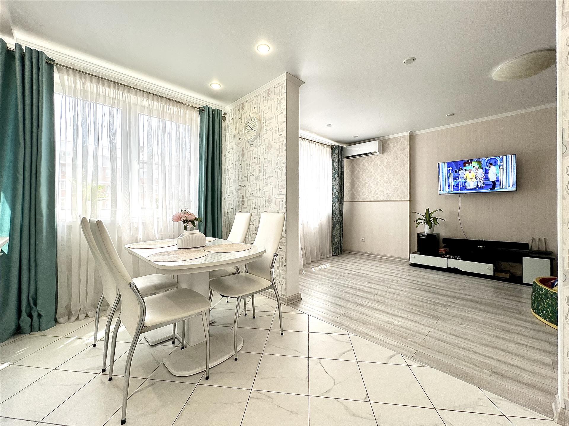 Фото №3: 2-комнатная квартира 65 м² - Краснодар, Прикубанский внутригородской округ, Завод Радиоизмерительных Приборов, имени Петра Метальникова, мкр. жилой комплекс Инсити, ул. Евгении Жигуленко, 11/2