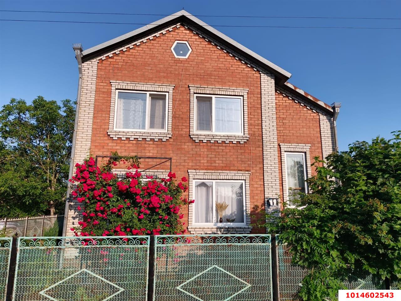 Фото №2: Дом 187 м² + 10 сот. - Динская, ул. Суворова, 11