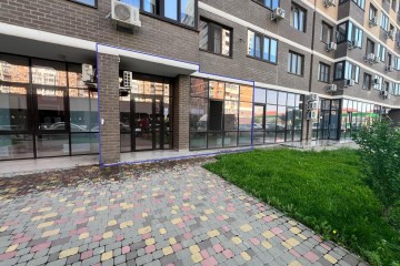 Фото №1: Торговое помещение 41 м² - Краснодар, мкр. жилой комплекс Дружный, б-р Адмиралтейский, 3к1