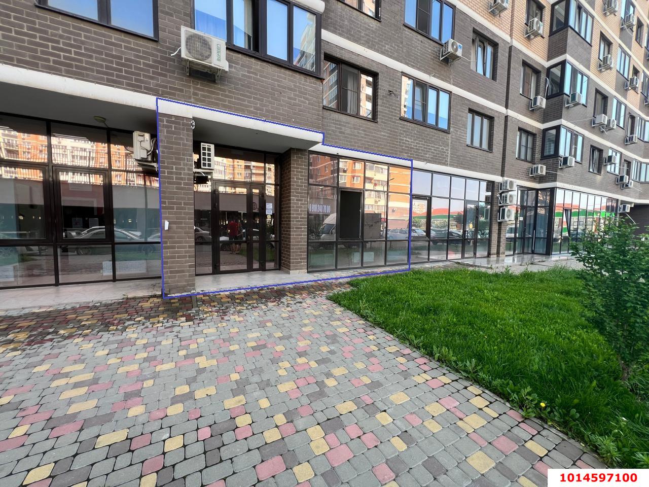 Фото №1: Торговое помещение 41 м² - Краснодар, жилой комплекс Дружный, б-р Адмиралтейский, 3к1