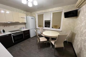 Фото №1: 2-комнатная квартира 60 м² - Краснодар, мкр. Комсомольский, 