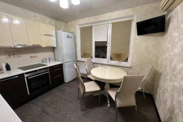 Фото №1: 2-комнатная квартира 60 м² - Краснодар, мкр. Комсомольский, 