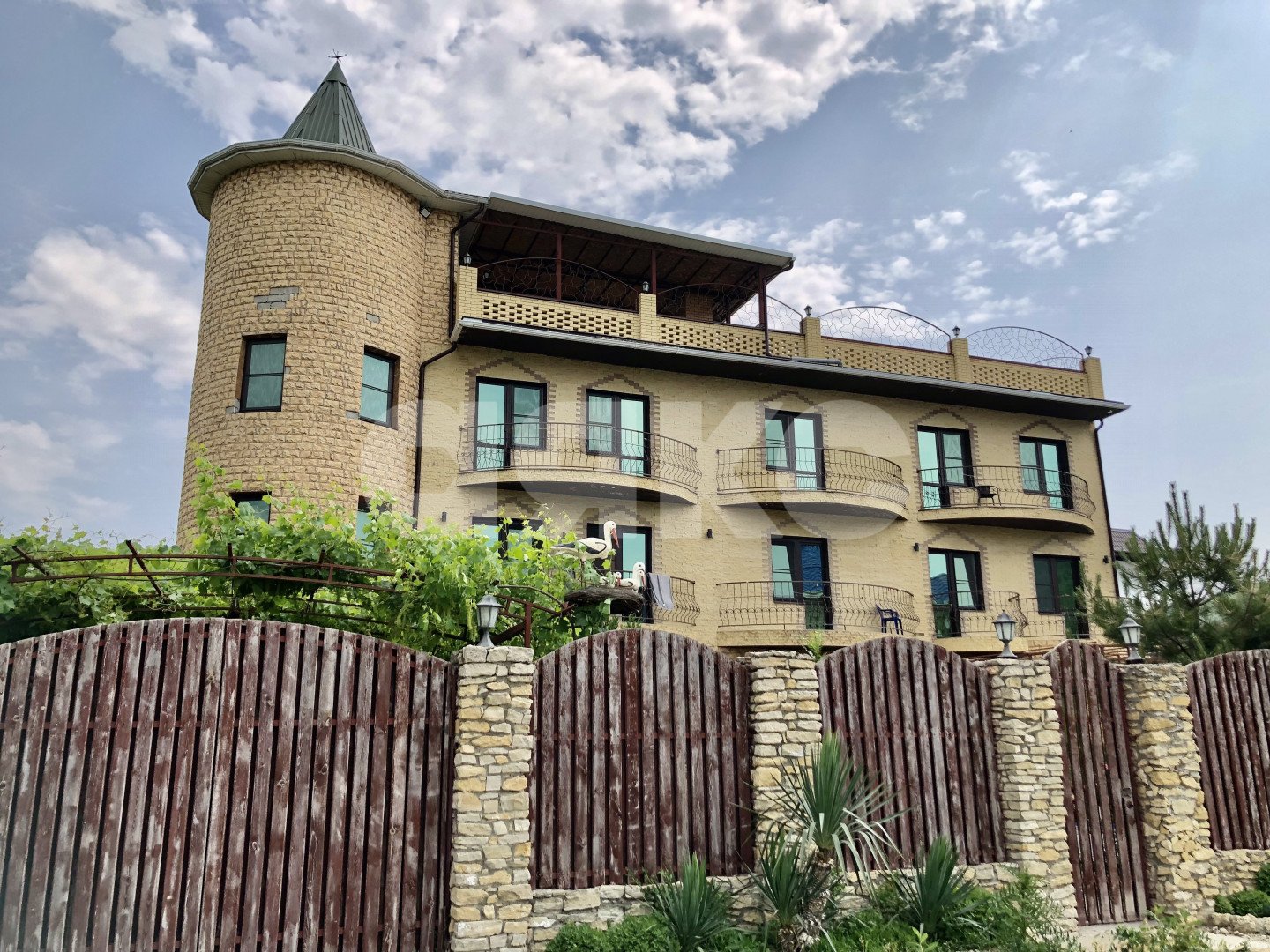 Фото №3: Коммерция 662 м² - Сукко, ул. Кавказская, 3