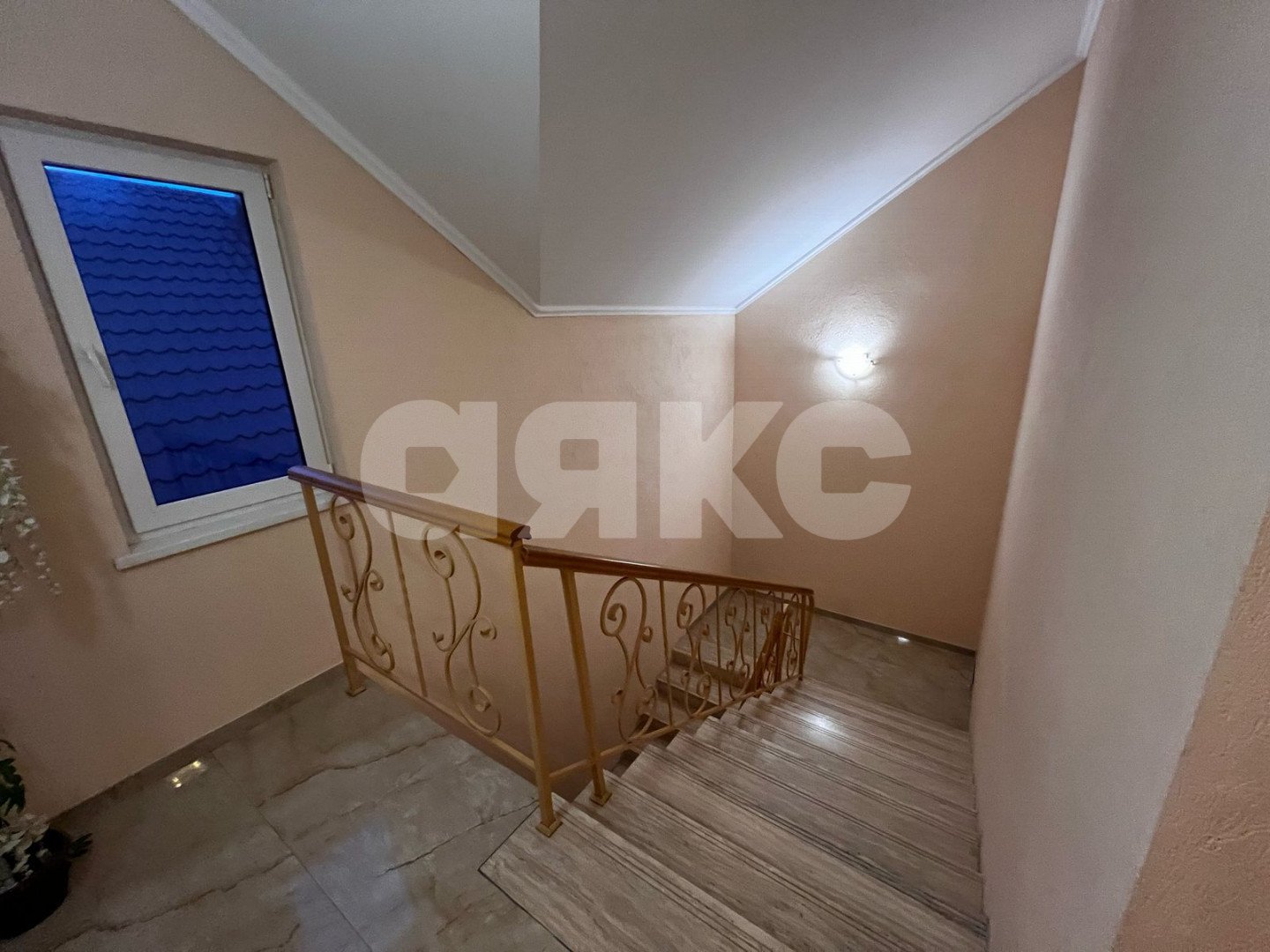 Фото №6: Коттедж 663 м² + 7.2 сот. - Геленджик, микрорайон Казачий, ул. Фруктовая, 16