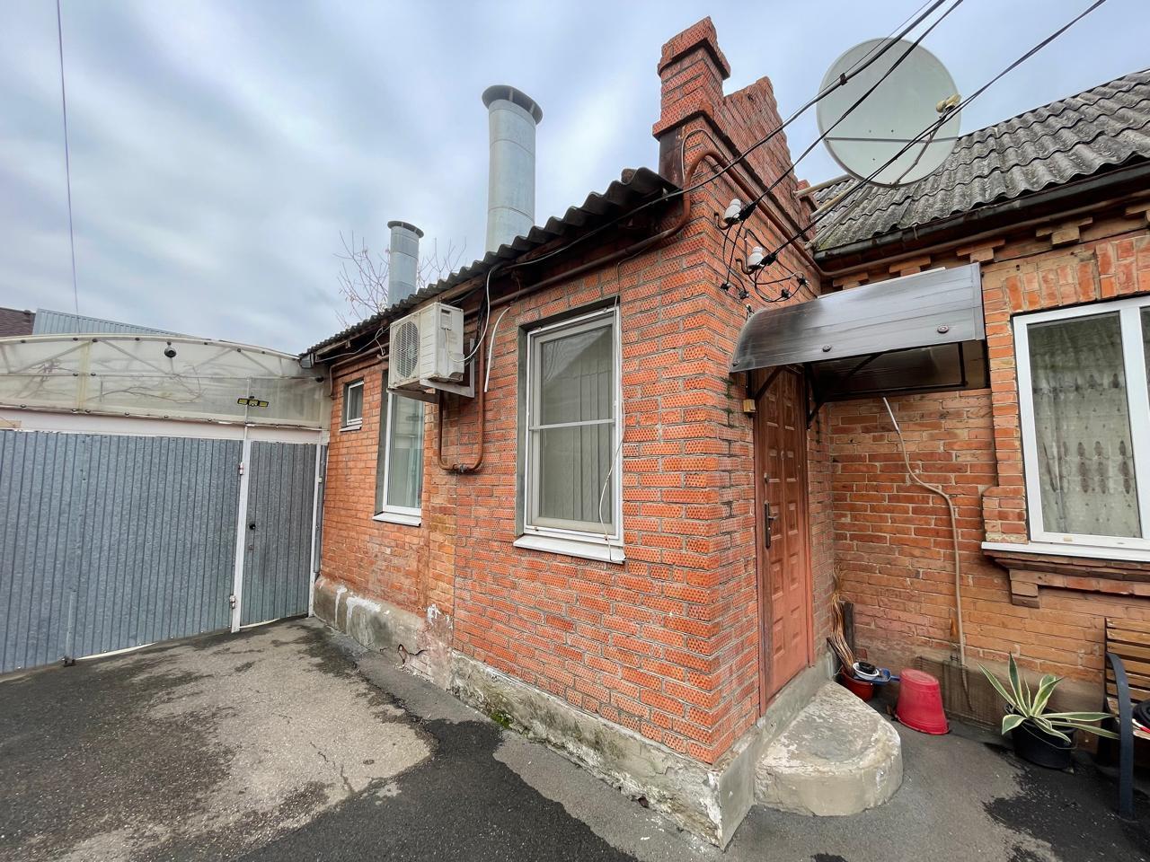 Фото №1: Часть дома 35 м² + 1.5 сот. - Краснодар, Центральный внутригородской округ, мкр. Дубинка, ул. Таманская, 81