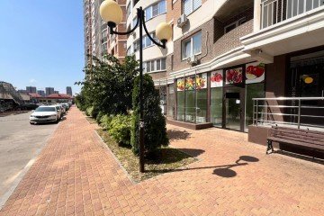 Фото №3: Торговое помещение 67 м² - Краснодар, мкр. жилой комплекс Альпы, ул. Командорская, 6