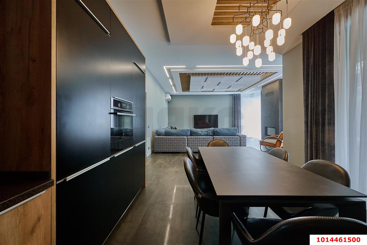 Фото №10: Дом <span class="whitespace-nowrap">268 м²</span> <span class="whitespace-nowrap">+ 8 сот.</span>, <span class="whitespace-nowrap">2 эт.</span> - Краснодар, Прикубанский внутригородской округ, мкр. Горхутор, ул. Стадионная