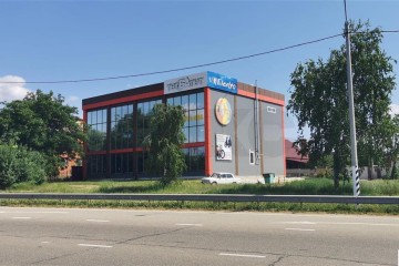 Фото №1: Торговое помещение 785 м² - Тимашевск, мкр. Южный, ул. Екатеринодарская, 102