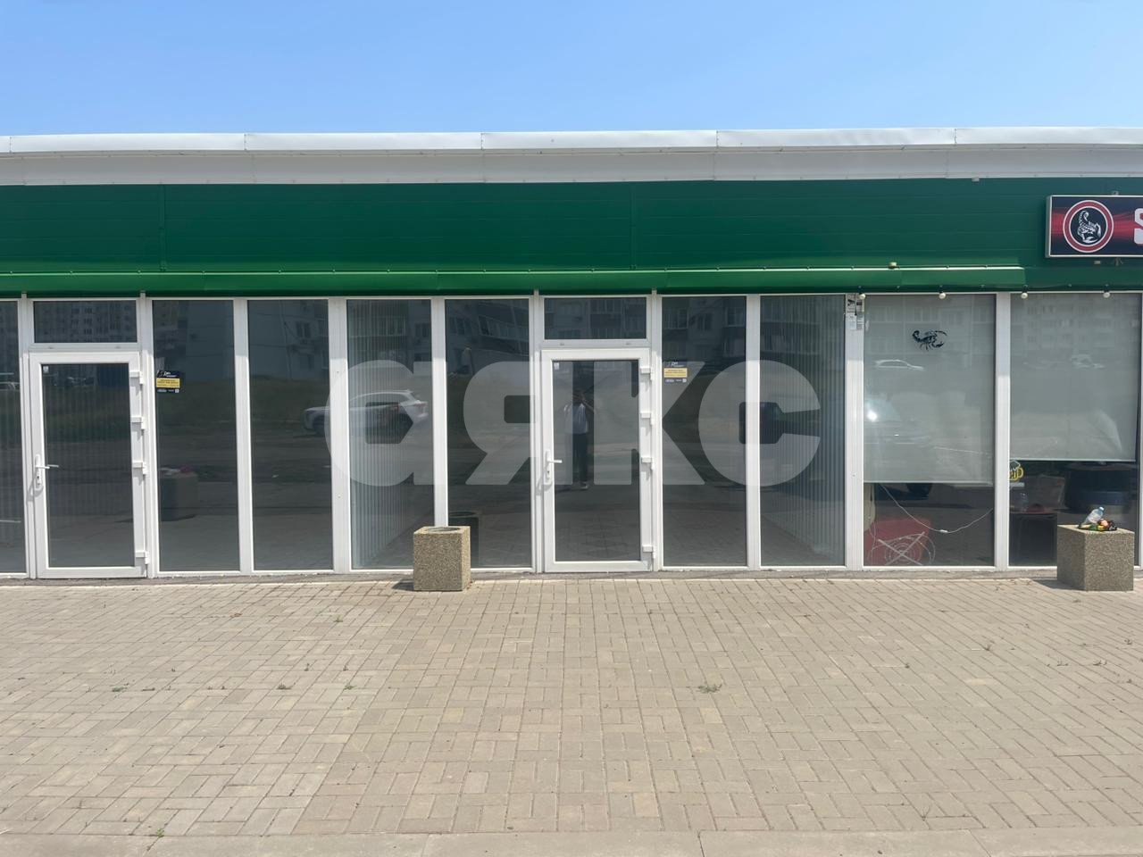 Фото №2: Коммерция 22 м² - Ростов-на-Дону, жилой комплекс Суворовский, пер. Амет Хана Султана, 5