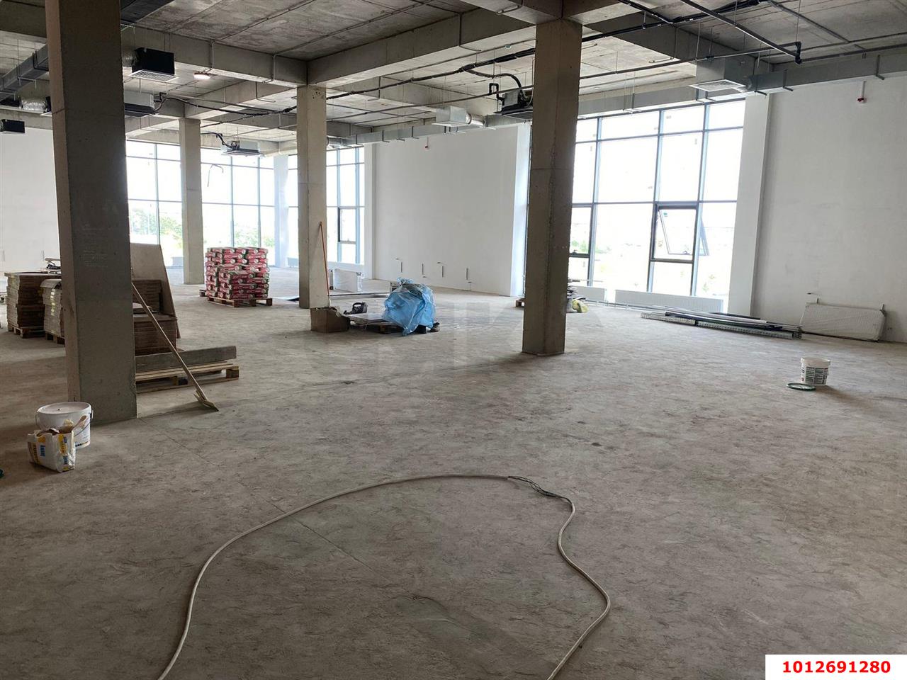 Фото №1: Отдельное здание 2346 м² - Краснодар, Россинского, ул. Адмирала Крузенштерна, 4