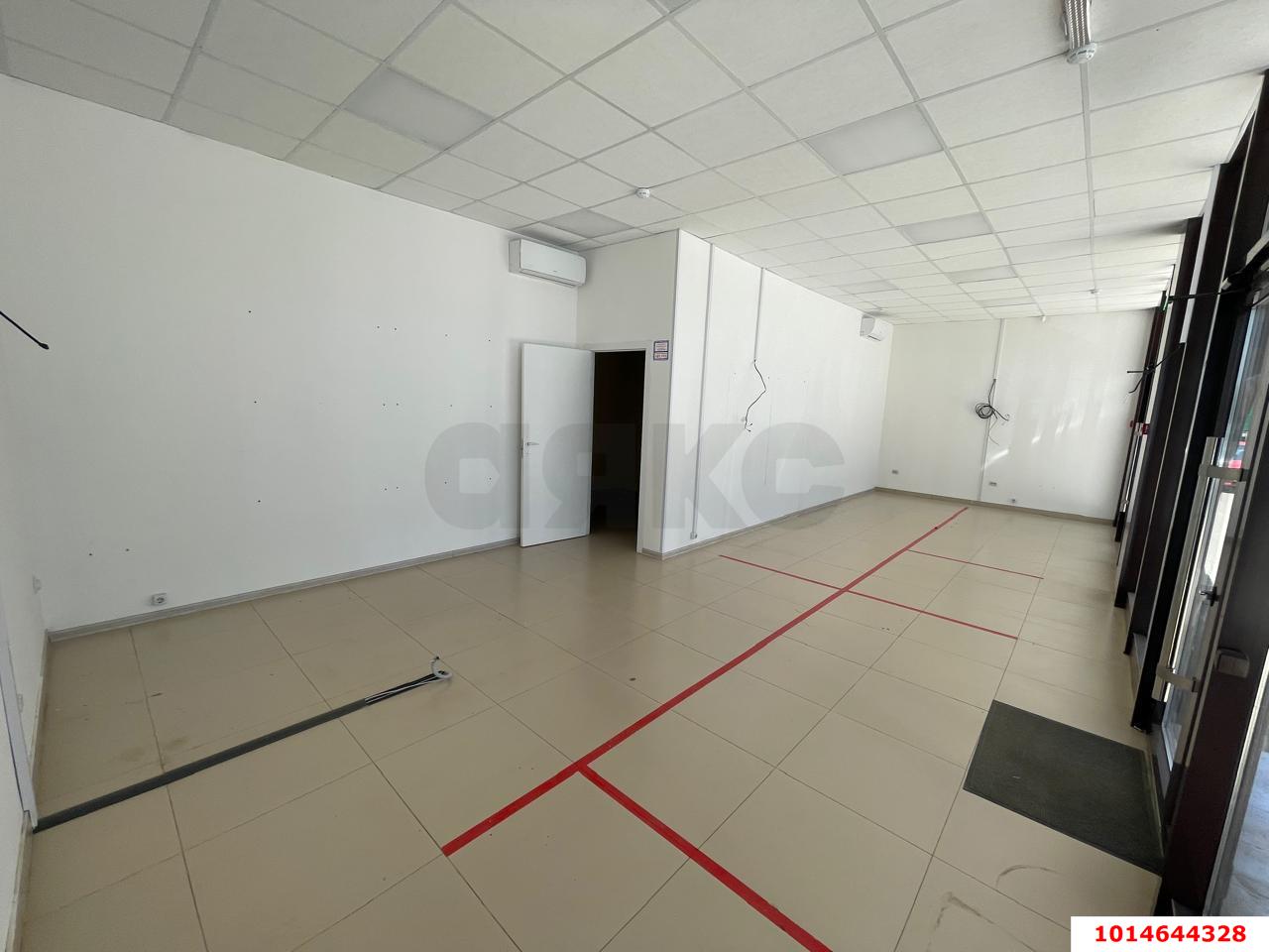 Фото №3: Торговое помещение 60 м² - Краснодар, жилой комплекс Инсити-Парк, ул. 2-я Ямальская, 4А