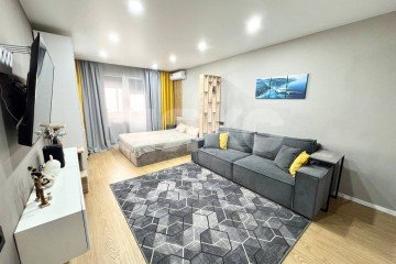 Фото №2: 2-комнатная квартира 52 м² - Нижнекамск, мкр. 34-й, ул. Рифката Гайнуллина, 14