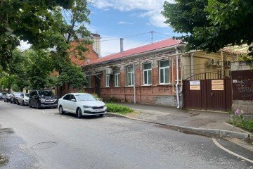 Фото №1: Отдельное здание 169 м² - Краснодар, мкр. Центральный, ул. Карасунская, 50