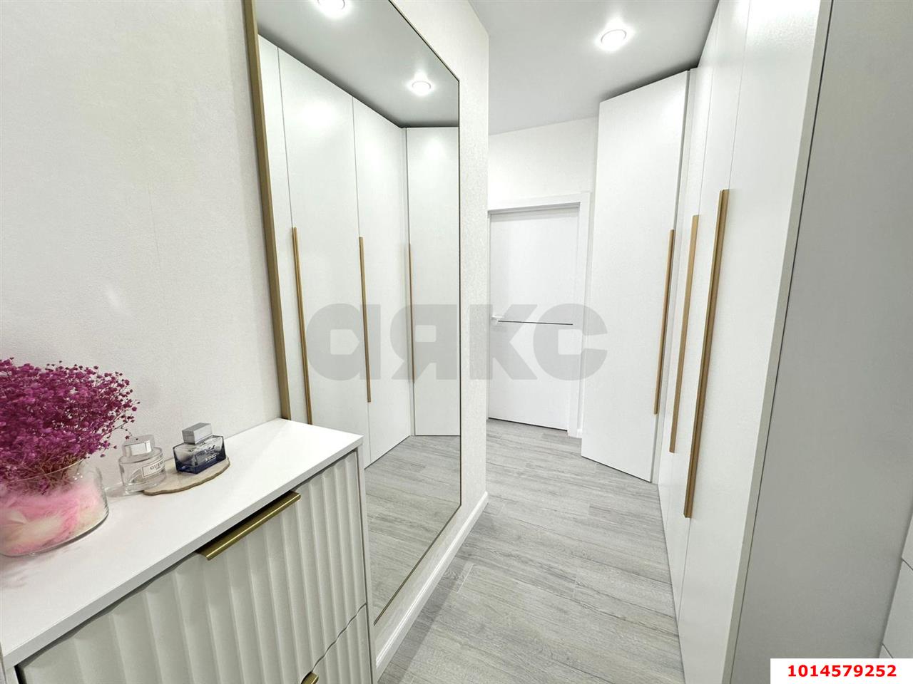 Фото №3: 1-комнатная квартира 39 м² - Новая Адыгея, жилой комплекс Мега, ул. Бжегокайская, 90/6к2