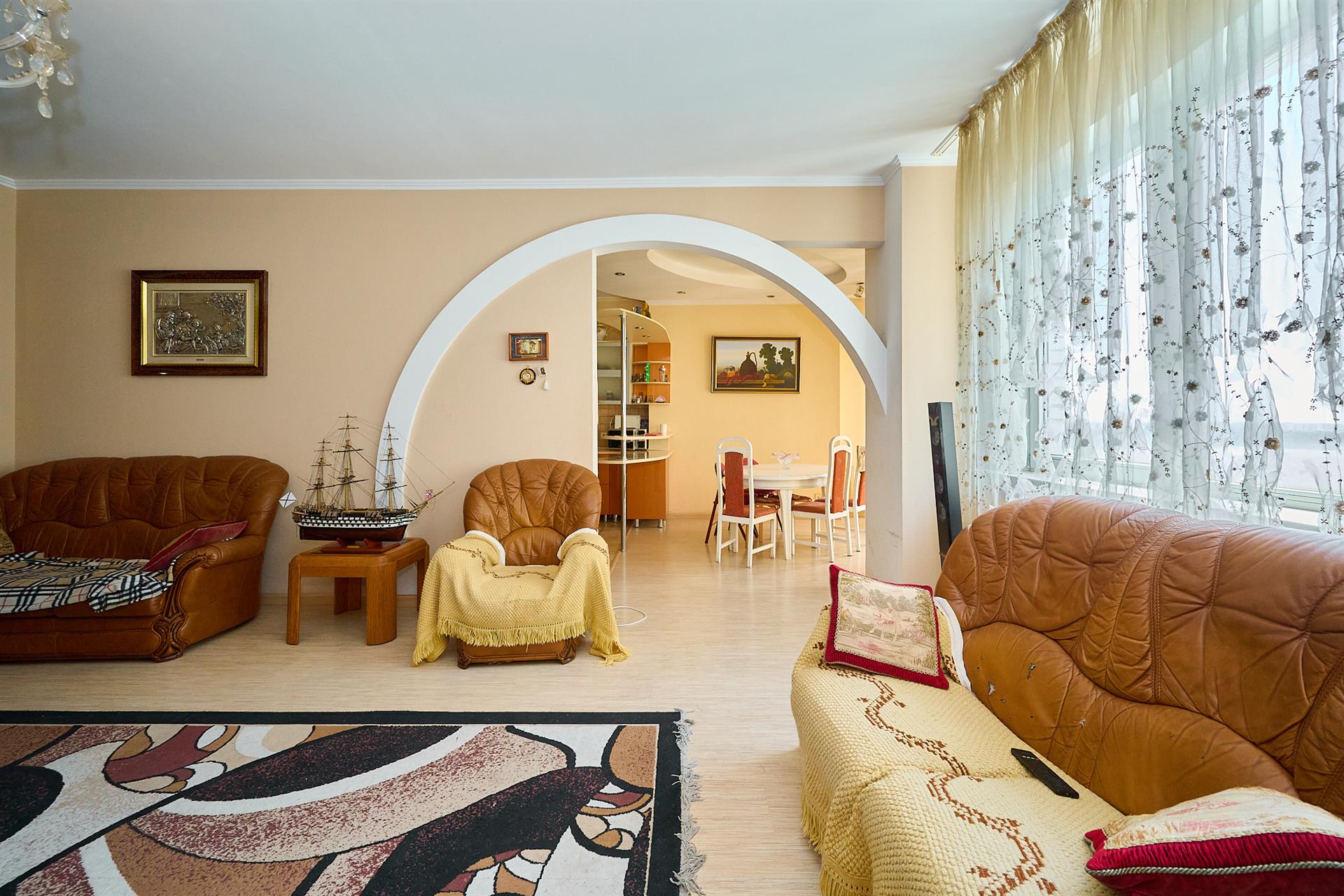 Фото №3: 3-комнатная квартира 170 м² - Краснодар, Западный внутригородской округ, Горгаз, Центральный внутригородской округ, мкр. Центральный, ул. Красина, 9/1