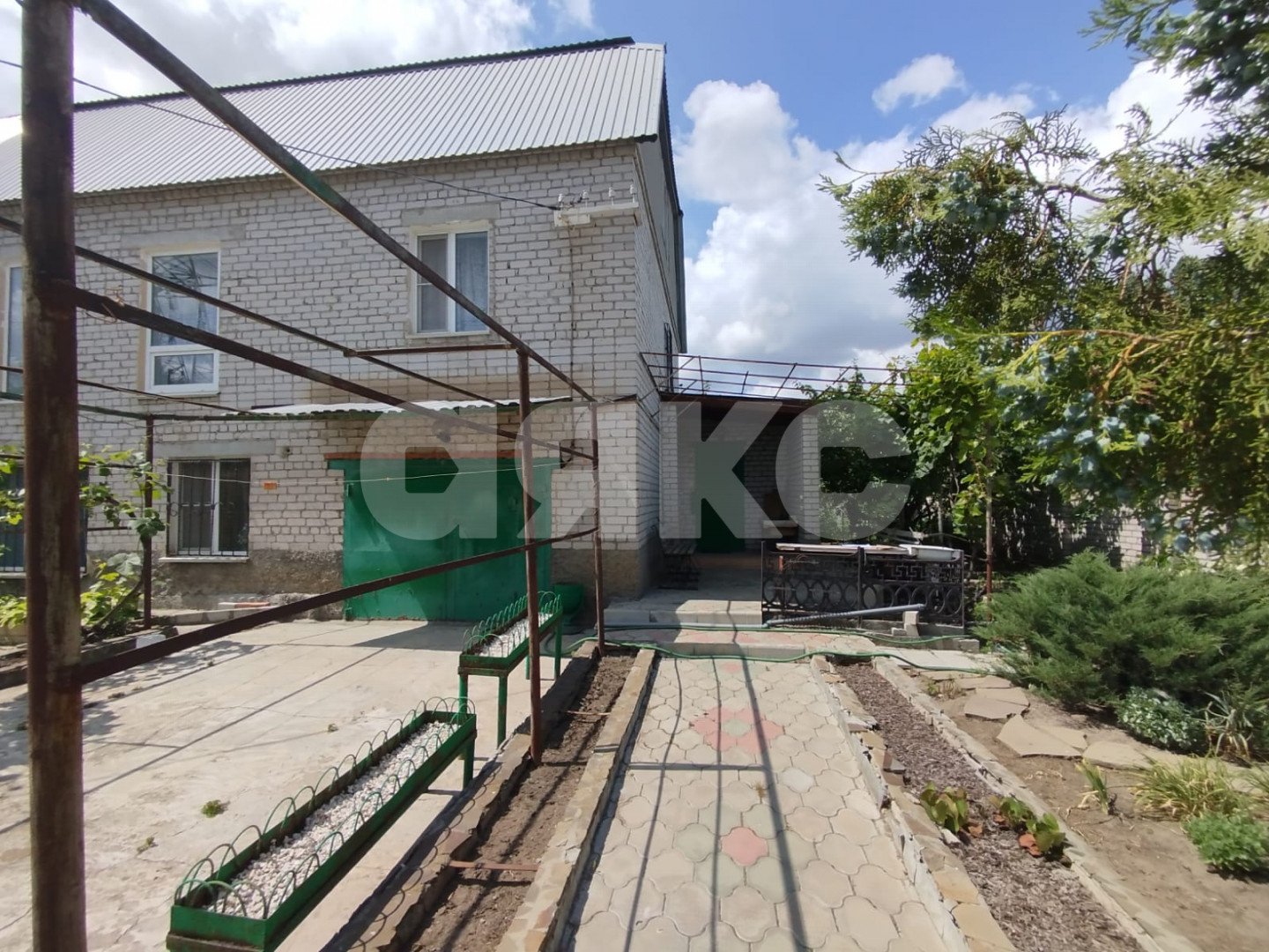 Фото №1: Часть дома 262 м² + 4.8 сот. - Волгоград, Северный, 