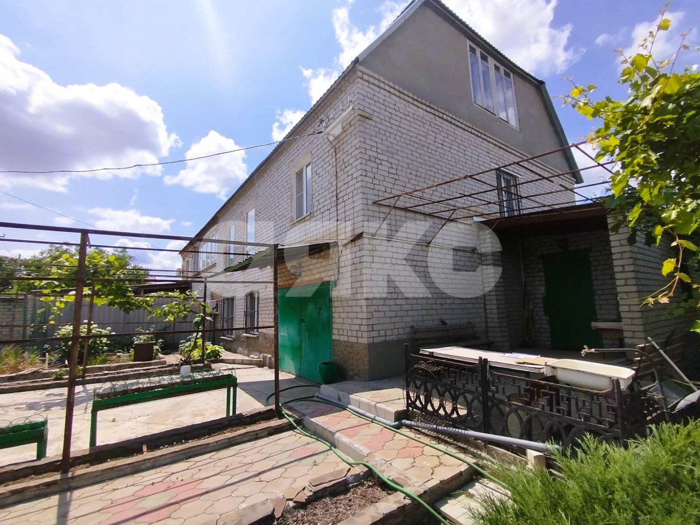Фото №2: Часть дома 262 м² + 4.8 сот. - Волгоград, Северный, 