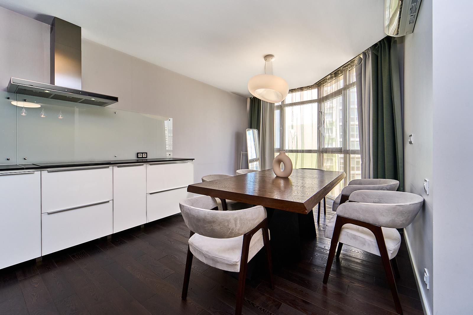 Фото №1: 3-комнатная квартира 120 м² - Краснодар, Школьный, Прикубанский внутригородской округ, мкр. Круглик, ул. Филатова, 19