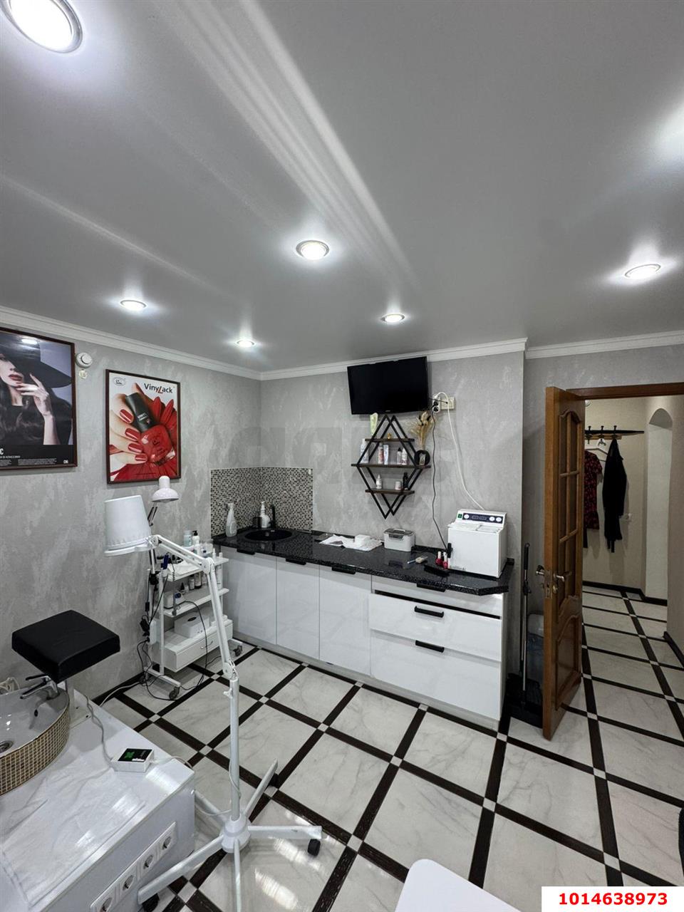 Фото №6: Торговое помещение 56 м² - Краснодар, Краевая Клиническая Больница, ул. 1 Мая, 228