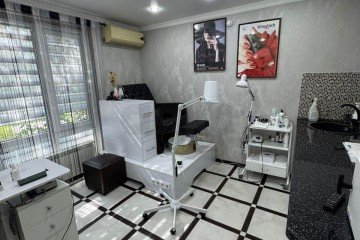Фото №3: Торговое помещение 56 м² - Краснодар, мкр. Краевая Клиническая Больница, ул. 1 Мая, 228
