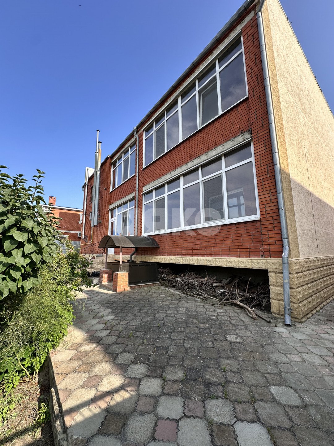Фото №4: Дом 314 м² + 10 сот. - Темрюк, Комсомольский, ул. Черноморская, 33