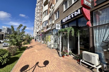 Фото №3: Торговое помещение 46 м² - Краснодар, мкр. жилой комплекс Альпы, ул. Командорская, 6