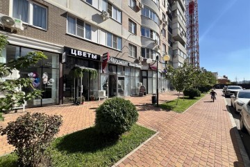 Фото №1: Торговое помещение 46 м² - Краснодар, мкр. жилой комплекс Альпы, ул. Командорская, 6