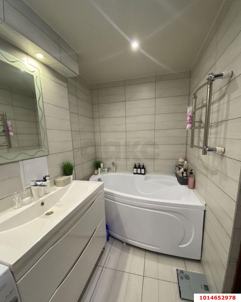 Фото №5: 3-комнатная квартира 68 м² - Приморско-Ахтарск, мкр. 4-й, ул. Комиссара Шевченко, 101К3