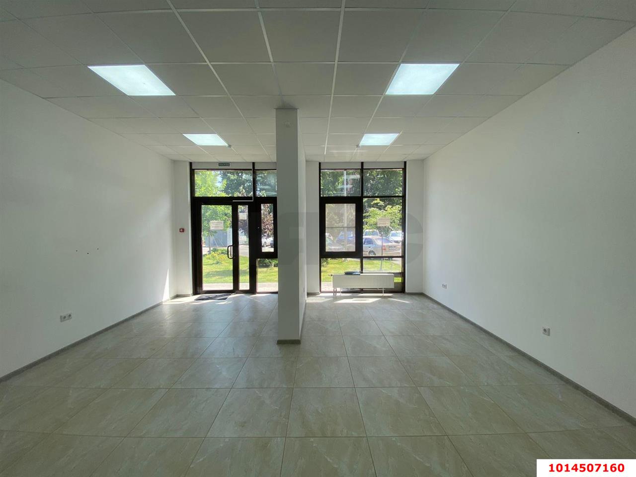 Фото №2: Торговое помещение 45 м² - Краснодар, Парк Победы