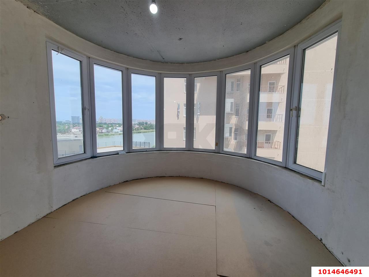 Фото №1: 2-комнатная квартира 96 м² - Краснодар, Центральный, ул. Кубанская набережная, 37/10