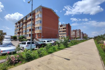 Фото №2: Торговое помещение 57 м² - Российский, мкр. Прикубанский внутригородской округ, ул. имени В.М. Комарова, 106Б