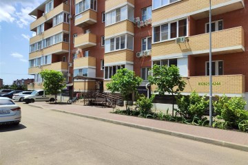 Фото №1: Торговое помещение 57 м² - Российский, мкр. Прикубанский внутригородской округ, ул. имени В.М. Комарова, 106Б