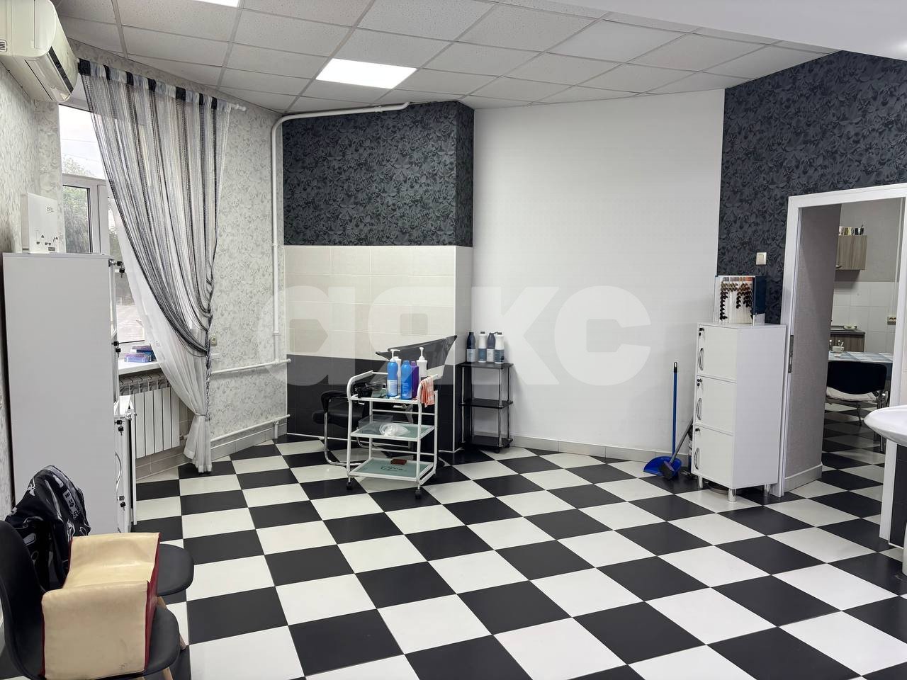 Фото №30: Коммерция 313 м² - Волгоград, Тракторозаводский, ул. Дзержинского, 15