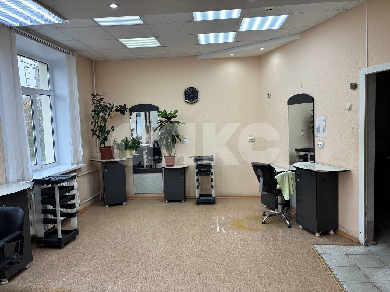 Фото №3: Коммерция 313 м² - Волгоград, Тракторозаводский, ул. Дзержинского, 15