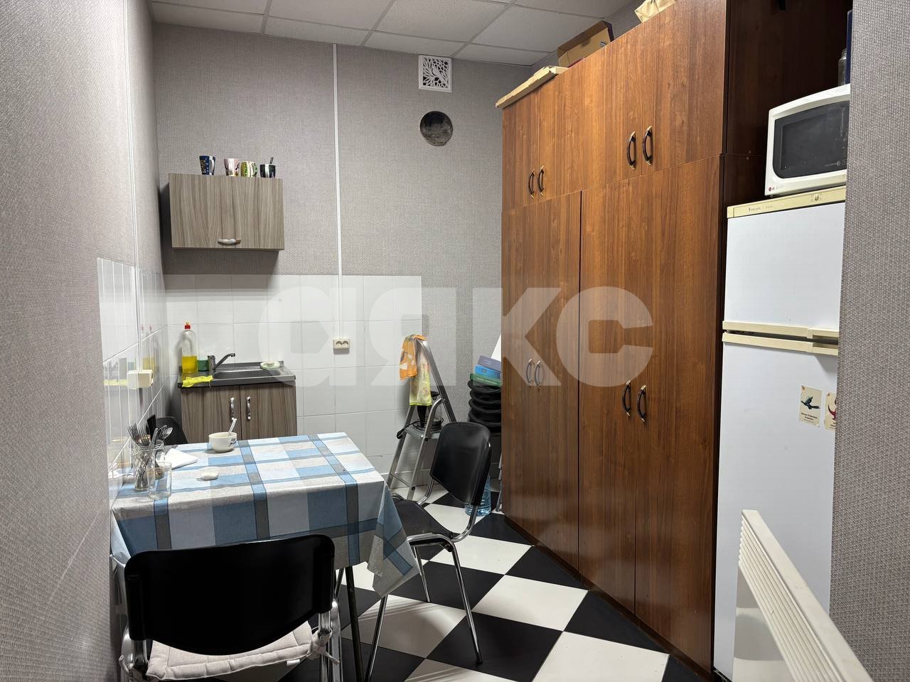 Фото №32: Коммерция 313 м² - Волгоград, Тракторозаводский, ул. Дзержинского, 15