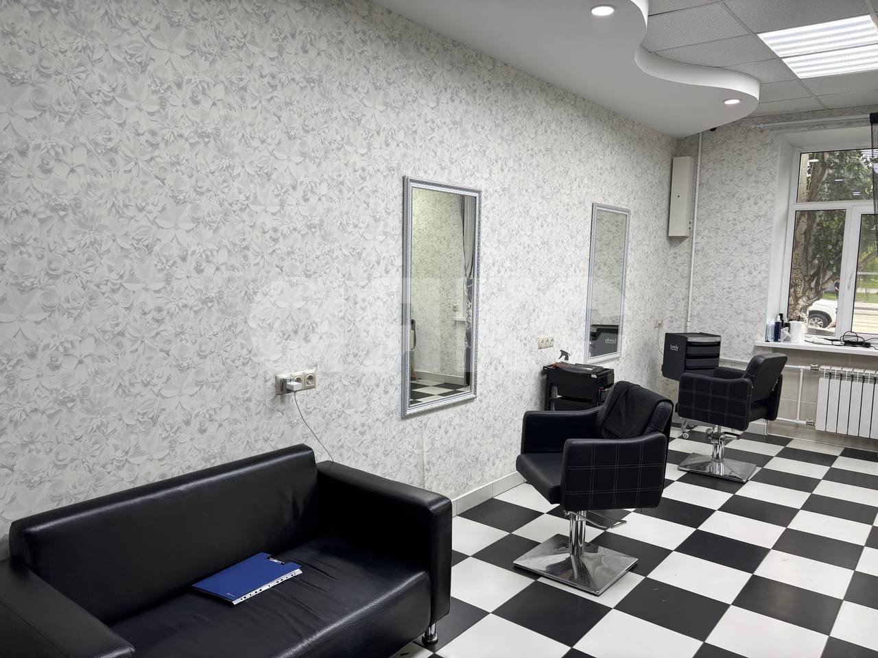 Фото №37: Коммерция 313 м² - Волгоград, Тракторозаводский, ул. Дзержинского, 15