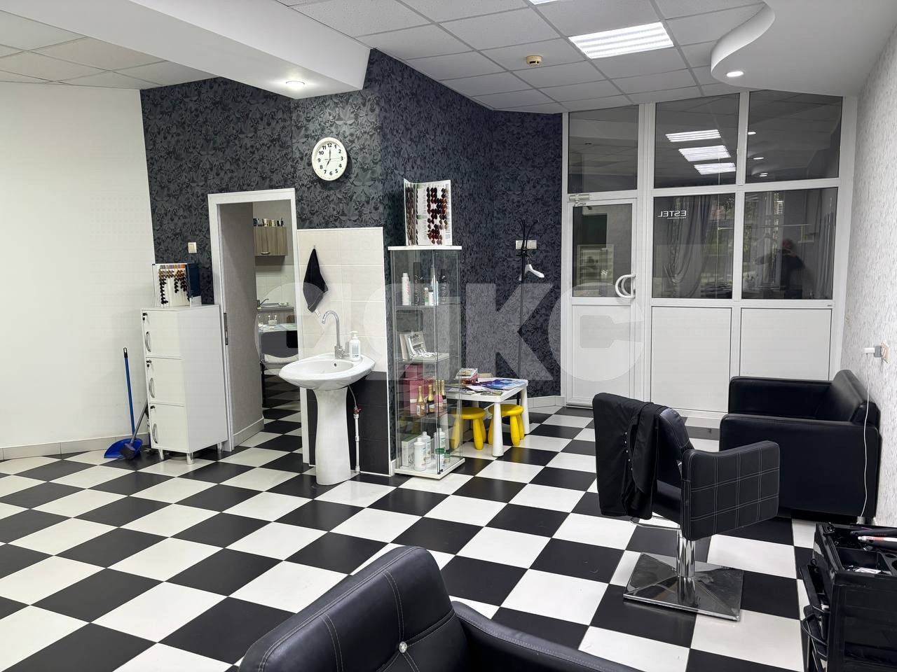 Фото №38: Коммерция 313 м² - Волгоград, Тракторозаводский, ул. Дзержинского, 15