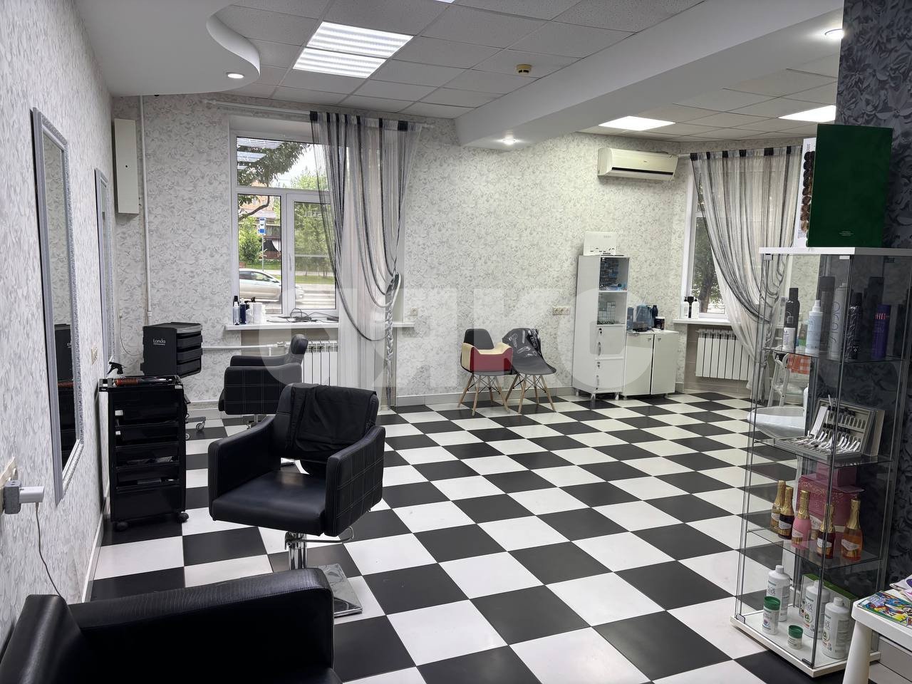 Фото №28: Коммерция 313 м² - Волгоград, Тракторозаводский, ул. Дзержинского, 15