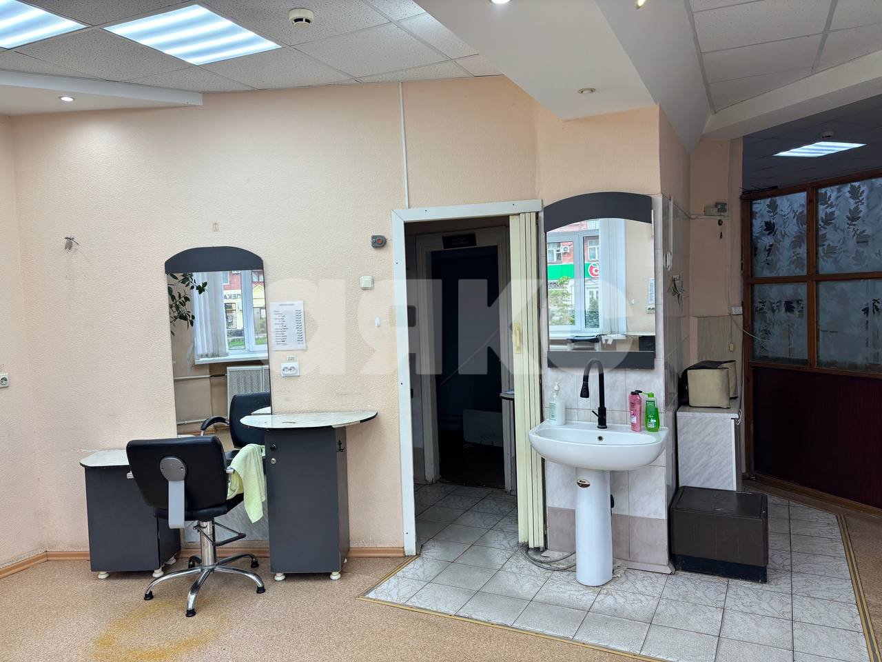 Фото №4: Коммерция 313 м² - Волгоград, Тракторозаводский, ул. Дзержинского, 15