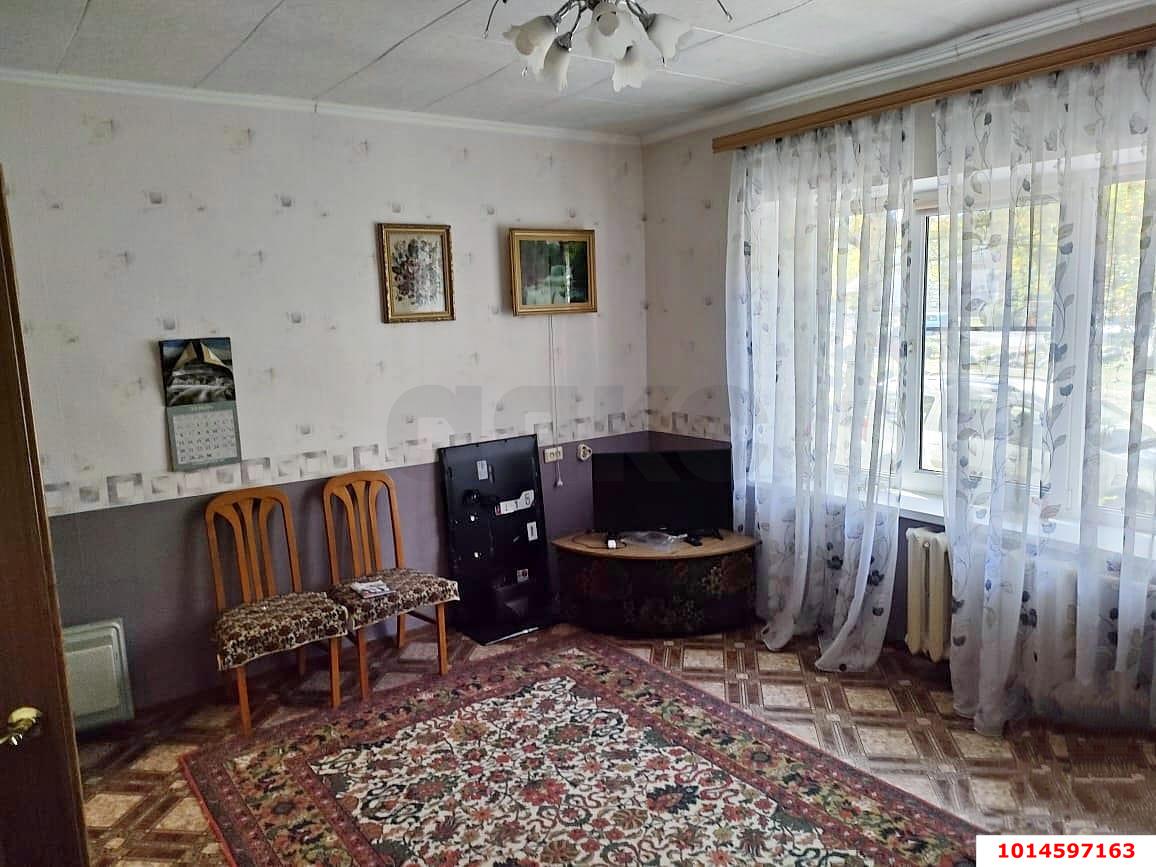 Фото №1: 2-комнатная квартира 67 м² - Крымск, Маршала Жукова, ул. Маршала Жукова, 16