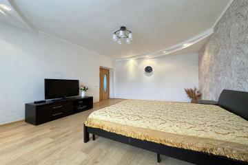 Фото №1: 4-комнатная квартира 136 м² - Джубга, ул. Советская, 39