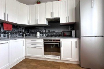 Фото №1: 4-комнатная квартира 136 м² - Джубга, ул. Советская, 39